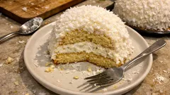 Mont blanc antillais à la crème coco : génoise légère, citron vert et coco râpée