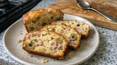 Cake aux olives, jambon et gruyère : moelleux, prêt en 30 minutes