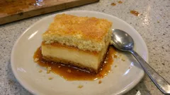 Biscoflan caramel-vanille : le dessert à deux couches qui se fait tout seul au four