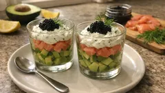 Verrines avocat–saumon fumé : une entrée fraîche, chic et facile à préparer à l’avance