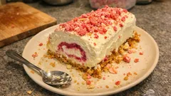 Bûche citron, framboise et pralines roses sans cuisson : façon cheesecake, ultra fraîche