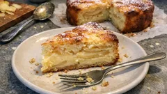 Gâteau-flan aux pommes très fondant : beaucoup de fruits, prêt en quelques minutes