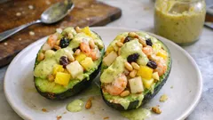 Salade exotique crevettes-avocats : fraîche, chic et prête en 15 minutes