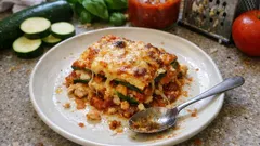 Lasagnes courgettes, tomate et poulet : une version légère qui reste bien gratinée