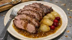 Cuissot de sanglier moutarde à l’ancienne et miel : la cuisson au four qui le garde moelleux