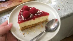 Bavarois framboise et chocolat blanc : un entremets frais à préparer la veille
