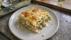 Lasagnes saumon–poireaux crémeuses, avec une béchamel légère qui tient bien