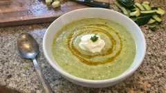 Velouté de courgettes au Thermomix : onctueux, au curry, prêt en quelques minutes