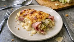 Gratin de poireaux au jambon : fondant, béchamel onctueuse et gruyère bien doré