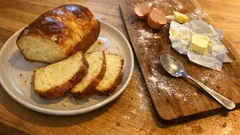 Brioche moelleuse à la machine à pain : mie filante et parfum de fleur d’oranger