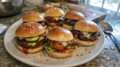 Mini burgers apéro maison : petits pains moelleux et 5 garnitures à varier