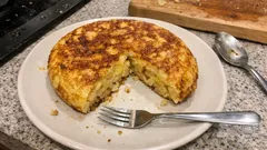 Tortilla espagnole pommes de terre & oignon : moelleuse dedans, dorée dehors