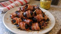 Pruneaux au bacon en pics apéro : 3 ingrédients, 10 minutes au four