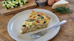 Quiche thon-courgette moelleuse : le dîner simple qui plaît à tout le monde