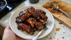 Travers de porc façon BBQ au miel et sauce soja : bien laqués, faciles au four